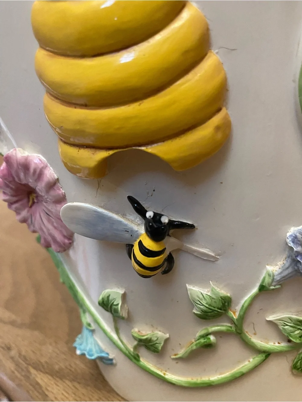 Vintage 3D Floral Bumble Bee Country Style Unique Wastebasket Trashcan Cottage